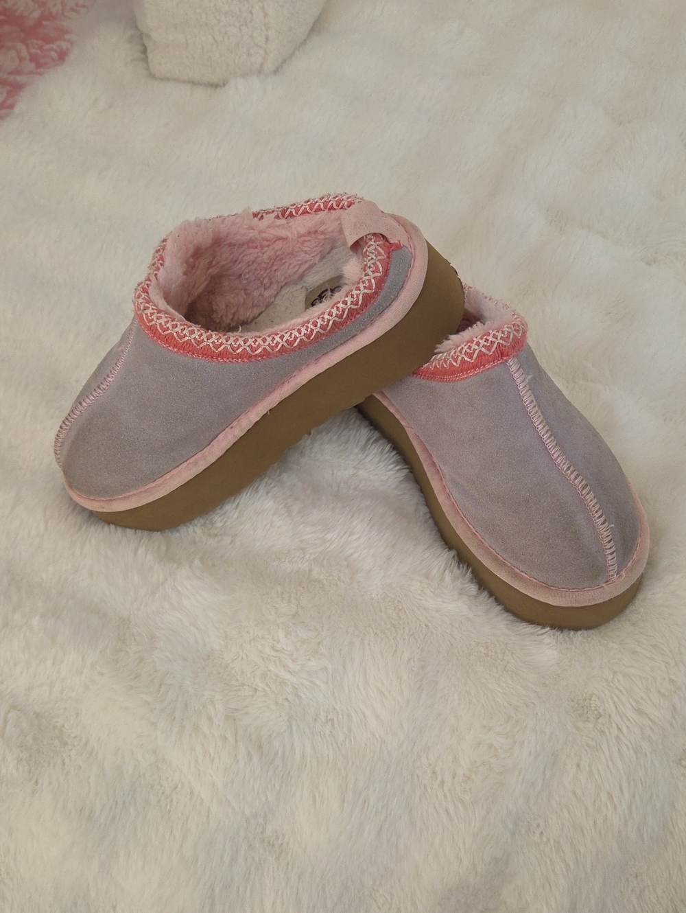 UGG Women's Pink & Gray Shearling-Lined Slip-On Clog